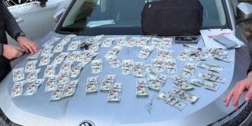 Тернополянина вимагав $12 000 за виведення військового з навчального центру