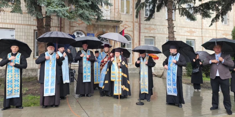 У Чорткові з’явилася Алея Віри та Надії з портретами Героїв