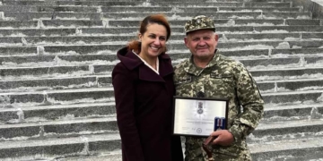 Фахівець із супроводу ветеранів Білобожницької громади Олег Ставничий отримав відзнаку Президента України