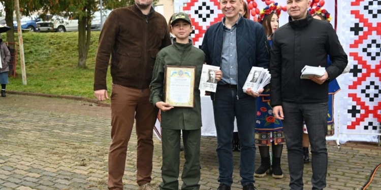 У Зборові на Тернопільщині відбувся Марш патріотів