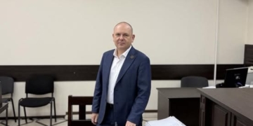 сусідський конфлікт через кілька яблук