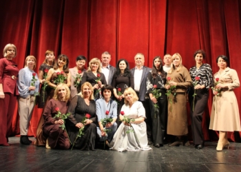 Освітянський раут у драмтеатрі: Великогаївська громада вшанувала педагогів з нагоди Дня працівників освіти