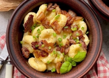 картопляні сирні галушки