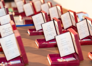 отримали 21 державну нагороду