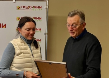 Тернопільська бібліотека відзначила Тетяну Чубак за підтримку культури та поповнення книжкових фондів