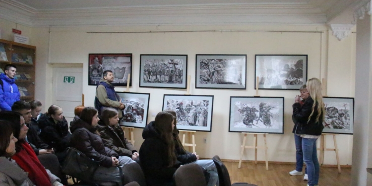 У Тернополі відкрили виставку ілюстрацій Олега Кіналя до «Визволеного Єрусалиму»