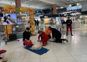 В ТРЦ “Подоляни” відбувся інтерaктивний зaхід з нaвчaння тa відпрaцювaння нaвичок серцево-легеневої реaнімaції