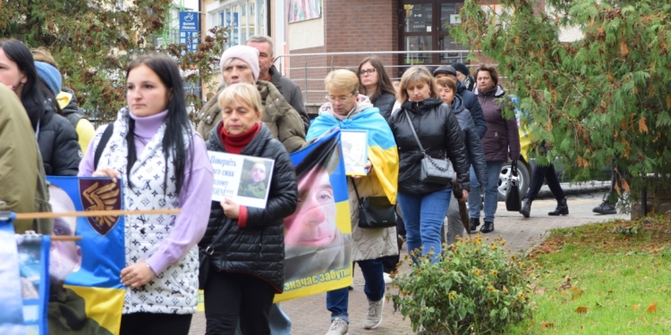 У Чорткові провели акцію на підтримку родин безвісти зниклих і полонених