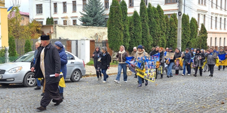 У Чорткові провели акцію на підтримку родин безвісти зниклих і полонених