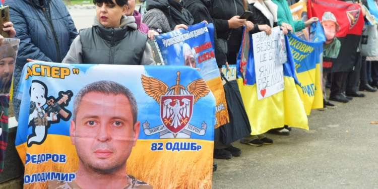У Чорткові провели акцію на підтримку родин безвісти зниклих і полонених