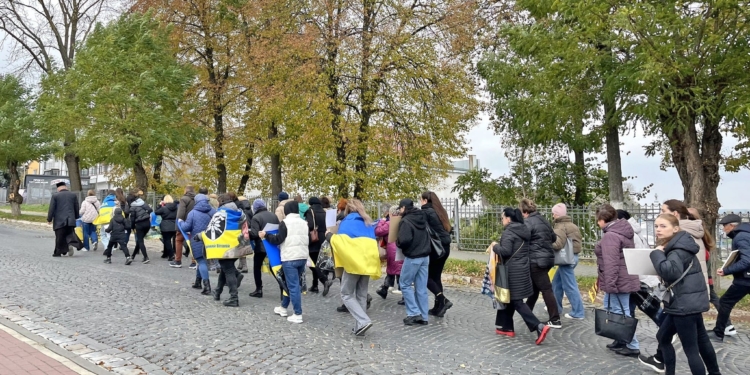 У Чорткові провели акцію на підтримку родин безвісти зниклих і полонених