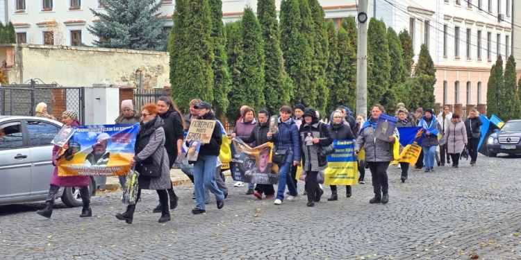 У Чорткові провели акцію на підтримку родин безвісти зниклих і полонених