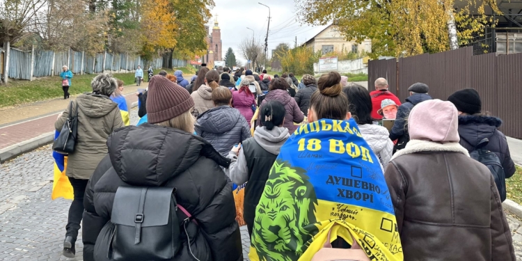 У Чорткові провели акцію на підтримку родин безвісти зниклих і полонених