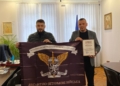 Десантники нагородили міського голову Кременця