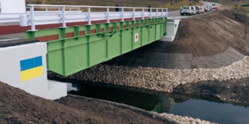 Перший такий в Україні: На Тернопільщині за 82 дні звели міст за японською технологією
