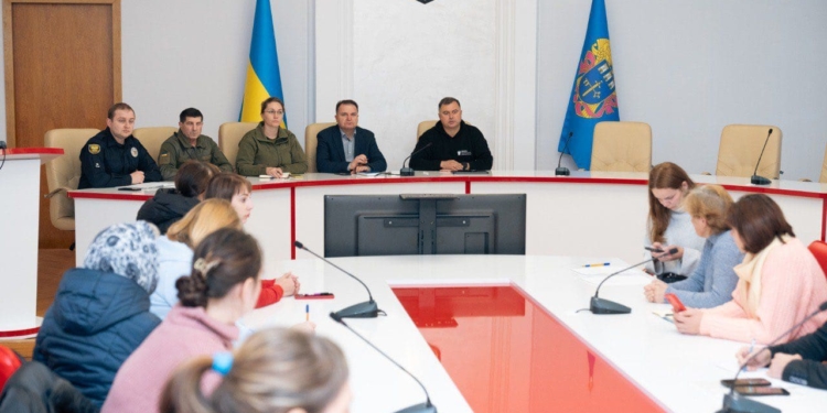 Зустріч родин зниклих безвісти та полонених військових відбулася у Тернопільській ОВА