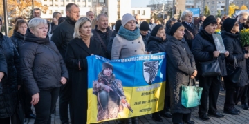 “Світло молитви в темряві війни”: На мітингу-реквіємі в Тернополі вшанували пам’ять загиблих воїнів