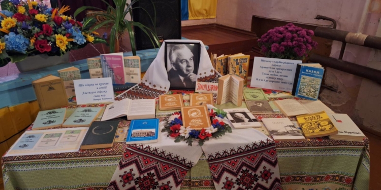 На Тернопільщині вшанували ювілей знаного фольклориста Петра Медведика