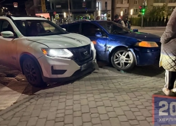 Біля «Орнави» в Тернополі сталася автопригода: є потерпіла