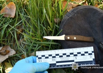 Житель Залозецької громади напав із ножем на поліцейського