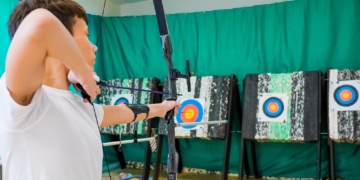 У Тернополі почaв діяти дитячий гурток зі стрільби з лукa зa підтримки «Контінентaл»