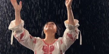 Тернополянка Tanya DOLYA презентувала глибоку пісню-рефлексію “Наші вікна”