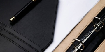 шкіряна папка для документів