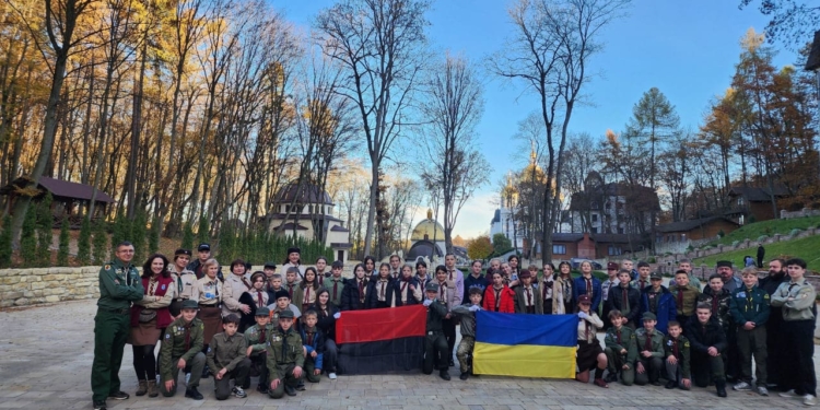 Пластуни з усієї Тернопільщини зібралися у Зарваниці на захід, присвячений Листопадовому зриву