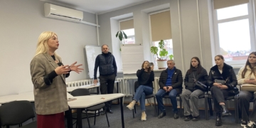 Студенти ЗУНУ вивчали соціальний контроль на практиці: візит до обласного центру соцслужб