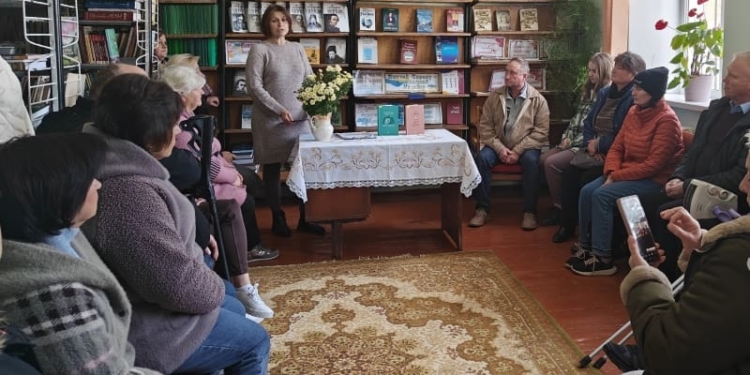 У Скалі-Подільській на Тернопіллі презентували поетичні збірки військовослужбовця Володимира Ворощака