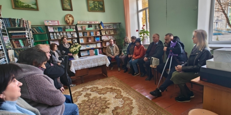 У Скалі-Подільській на Тернопіллі презентували поетичні збірки військовослужбовця Володимира Ворощака