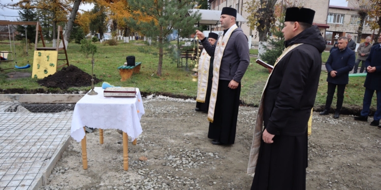 У Козові освятили місце під будівництво каплиці Святого Пантелеймона