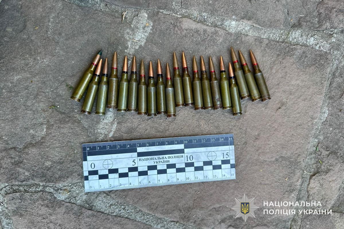 У Бучачі чоловік зібрав автомат з деталей, куплених в інтернеті