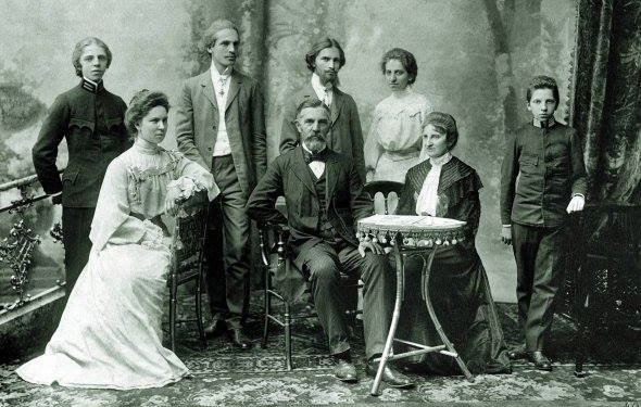 У Тернополі рятують пам’ятник на могилі Барвінських