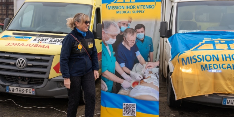 У Збаражі передали автомобілі для ЗСУ та пожежну техніку для громади на Сумщині