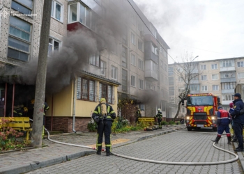 Евакуювали 7 людей через пожежу в підвалі тернопільської багатоповерхівки