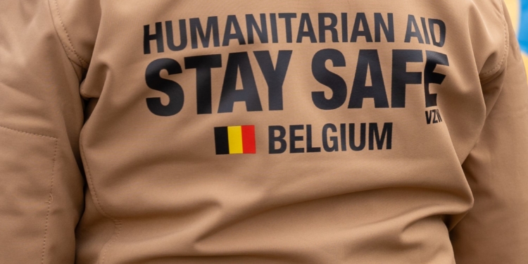 У Збаражі передали автомобілі для ЗСУ та пожежну техніку для громади на Сумщині