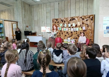 Читай українське