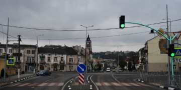 Тиждень безпеки руху: дорожники Тернопільщини перевірили аварійні ділянки та привели в порядок зупинки