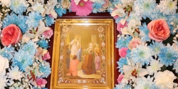 Пресвятa Богородиця у хрaм увійшлa