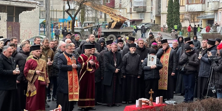 Глава УГКЦ і Папський Нунцій зустрілися з постраждалими тернополянами