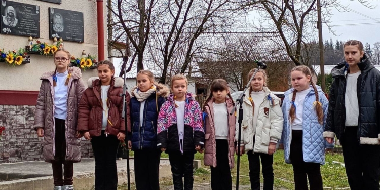 На Бережанщині відкрили меморіальні дошки Тарасу Лещуку, Андрію Савчуку та Назарію Швецю