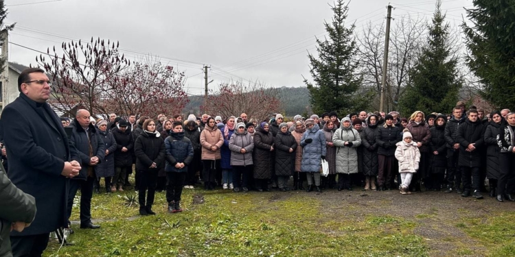 На Бережанщині відкрили меморіальні дошки Тарасу Лещуку, Андрію Савчуку та Назарію Швецю