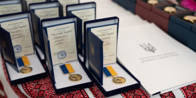 У Тернополі відзначили тернополян, які рятували людей 19 листопада