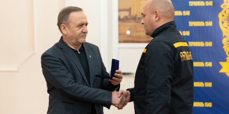 У Тернополі відзначили тернополян, які рятували людей 19 листопада