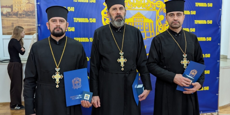 вшанували священнослужителів