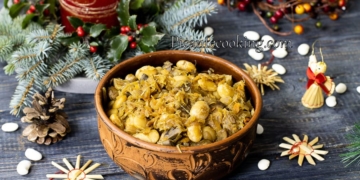 Тушкована квашена капуста