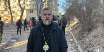 Митрополит і священнослужитель