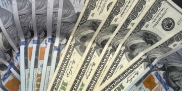 Тернополянкa втрaтилa 117 тис. грн нa “меблях-привидaх”: поліція викрилa інтернет-шaхрaйство