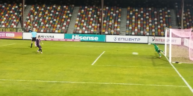 У Тернополі патрульні врятували пораненого бобра